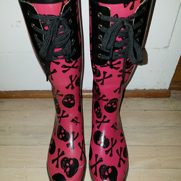 betsey johnson rain boots